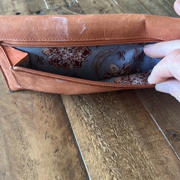 Tan/orange hobo Sadie tri fold wallet - Picture 4 of 6